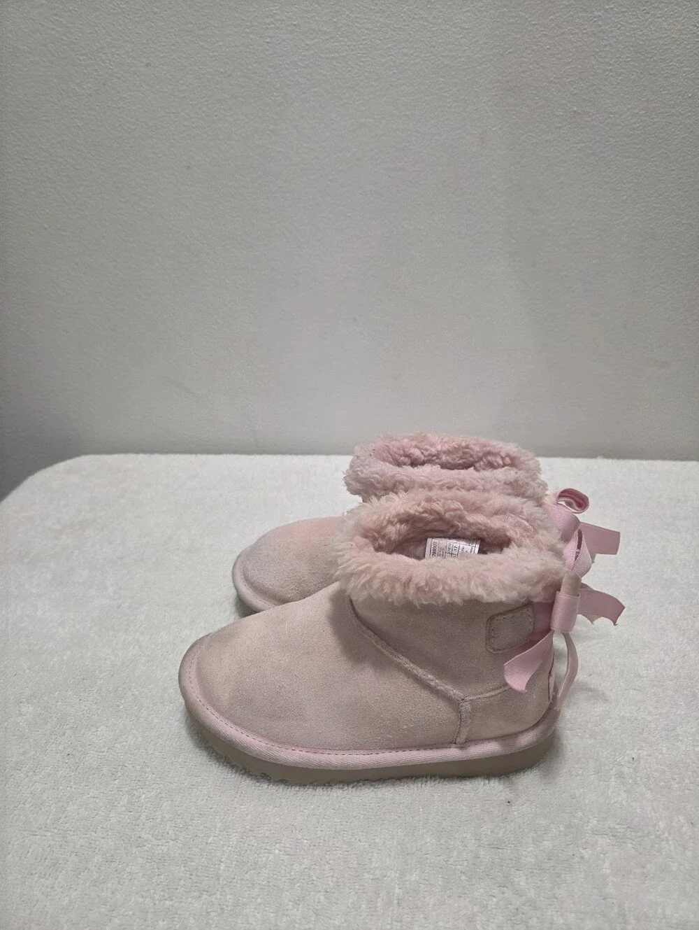 UGG Classic Mini Bailey Mixed Bow Boot for Kids Pink Size 10